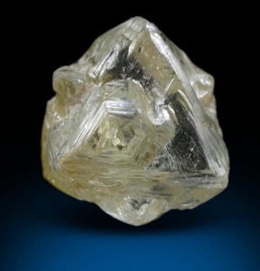 Diamant ruw ongeslepen